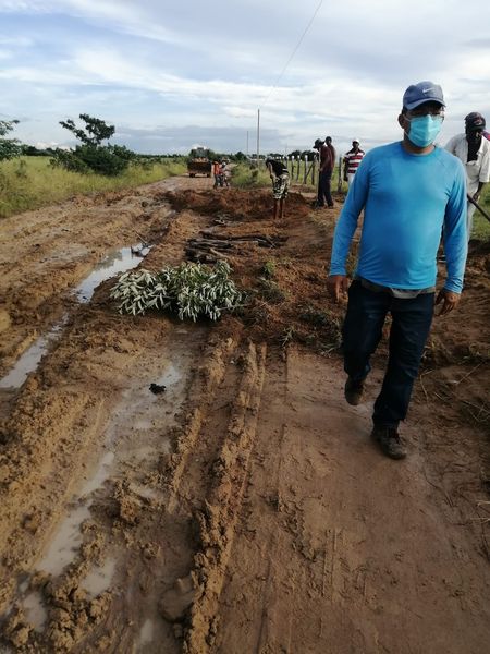 Prefeitura de Matina, por meio da Secretaria Municipal de Infraestrutura, trabalha para resolver os pontos de de difícil acesso nas estradas vicinais